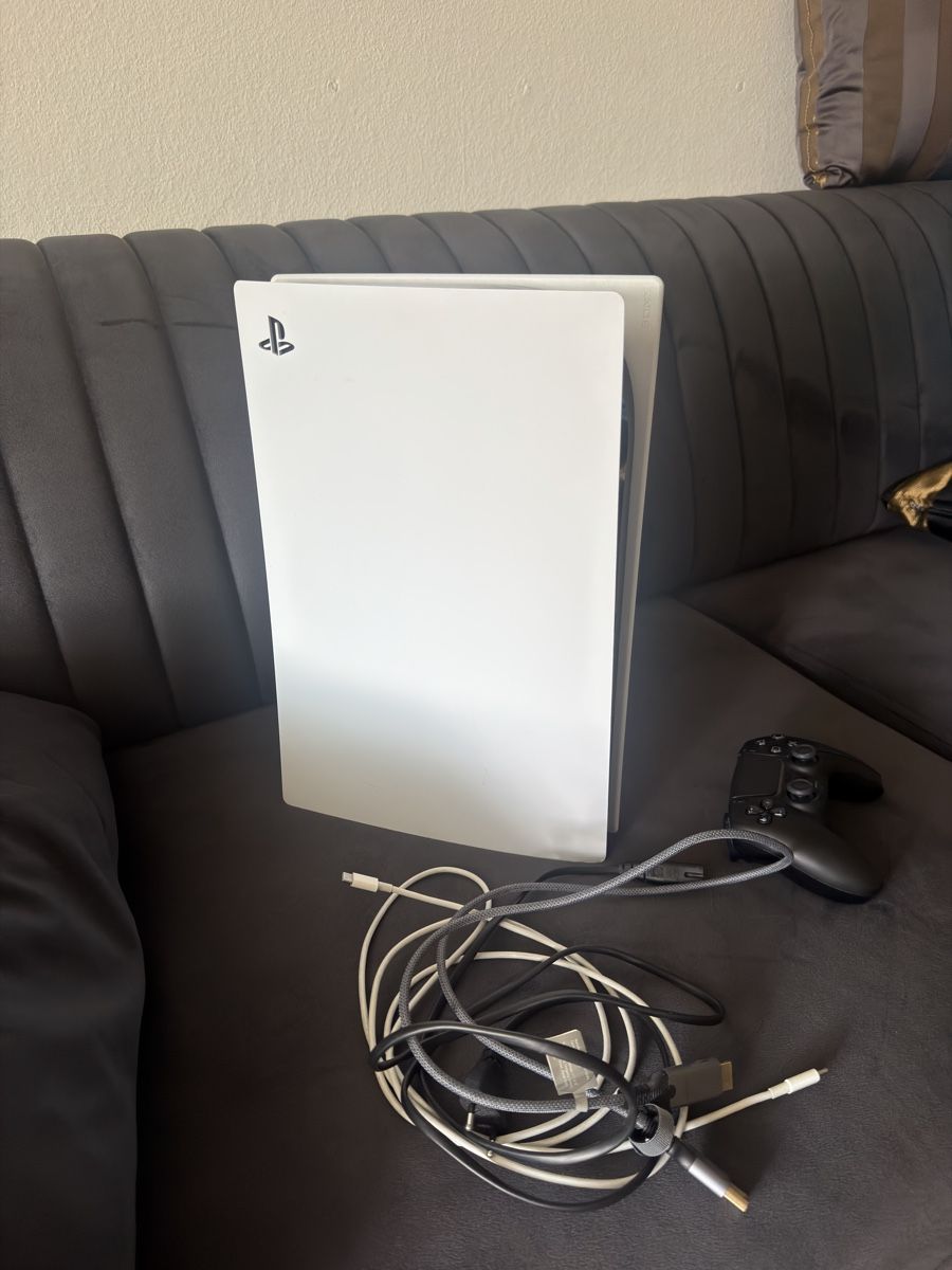 Sony Console: Ps5 digital – Usato da Dietikon venduto da una_y6wy 1