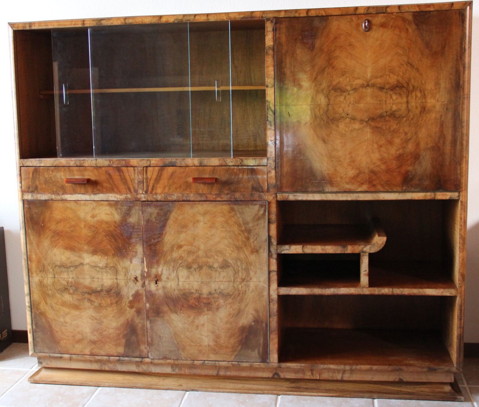 Scrivanie: Meuble-secrétaire avec vitrine – Usato da La Cure venduto da Swiss_glider
