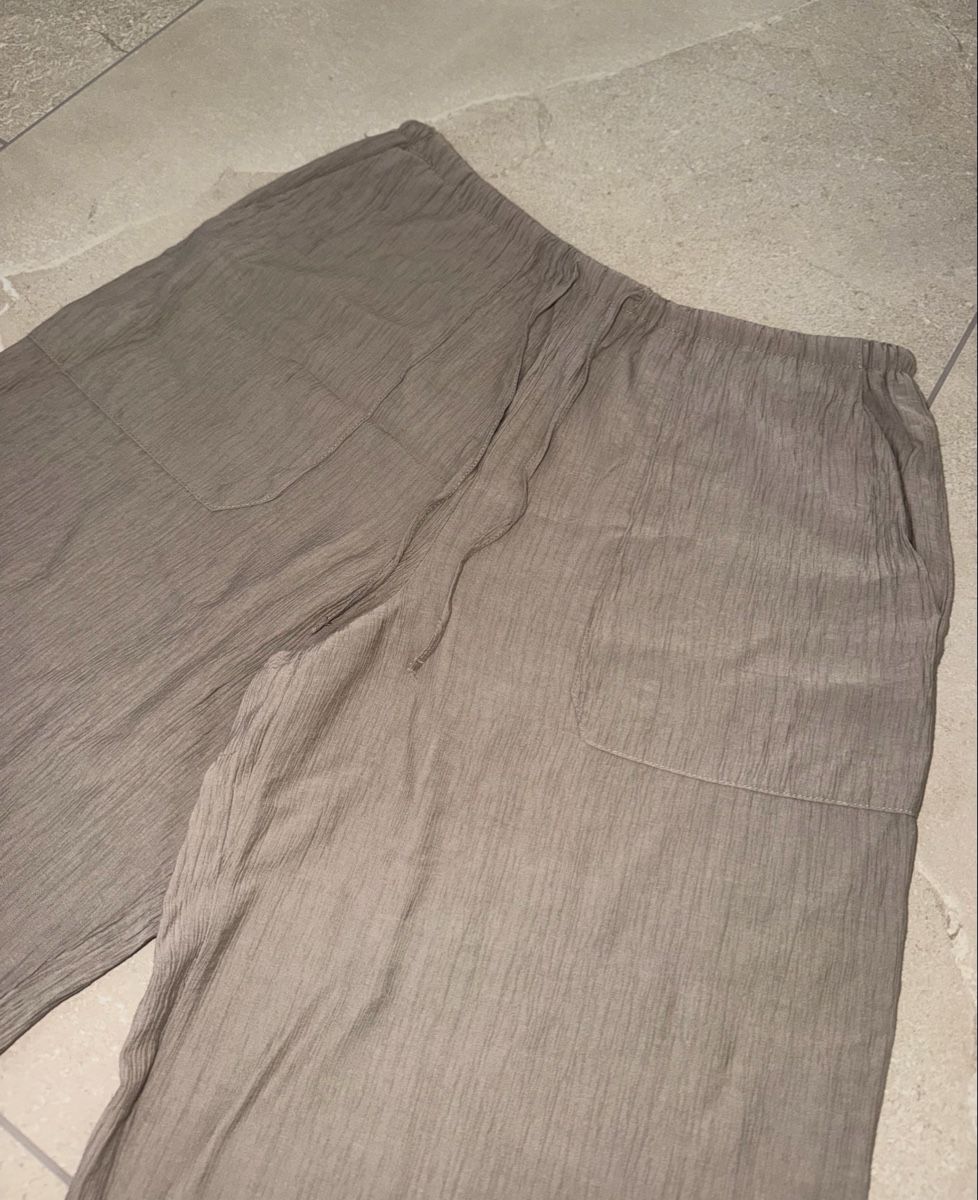 Zara Pantaloni: ZARA Stoffhose Grösse M – Usato da Illnau venduto da koko_33 2