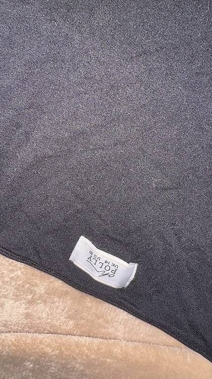 Vestiti: SCHWARZER BODY KLEID MIT LANGEN AERMELN – Usato da Gossau SG venduto da 2002gomes2002 1
