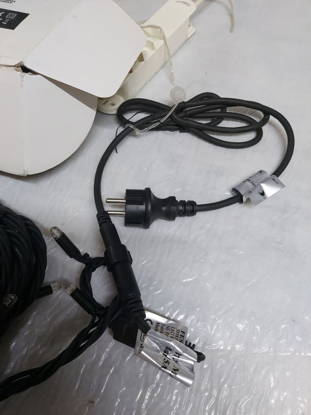 Lichterketten & Leisten: AUSSEN LED LIGHT LICHTKETTE SCHWARZ WARMWEISS MIT SCHUKO – Gebraucht aus Zeiningen von elcanaja 2