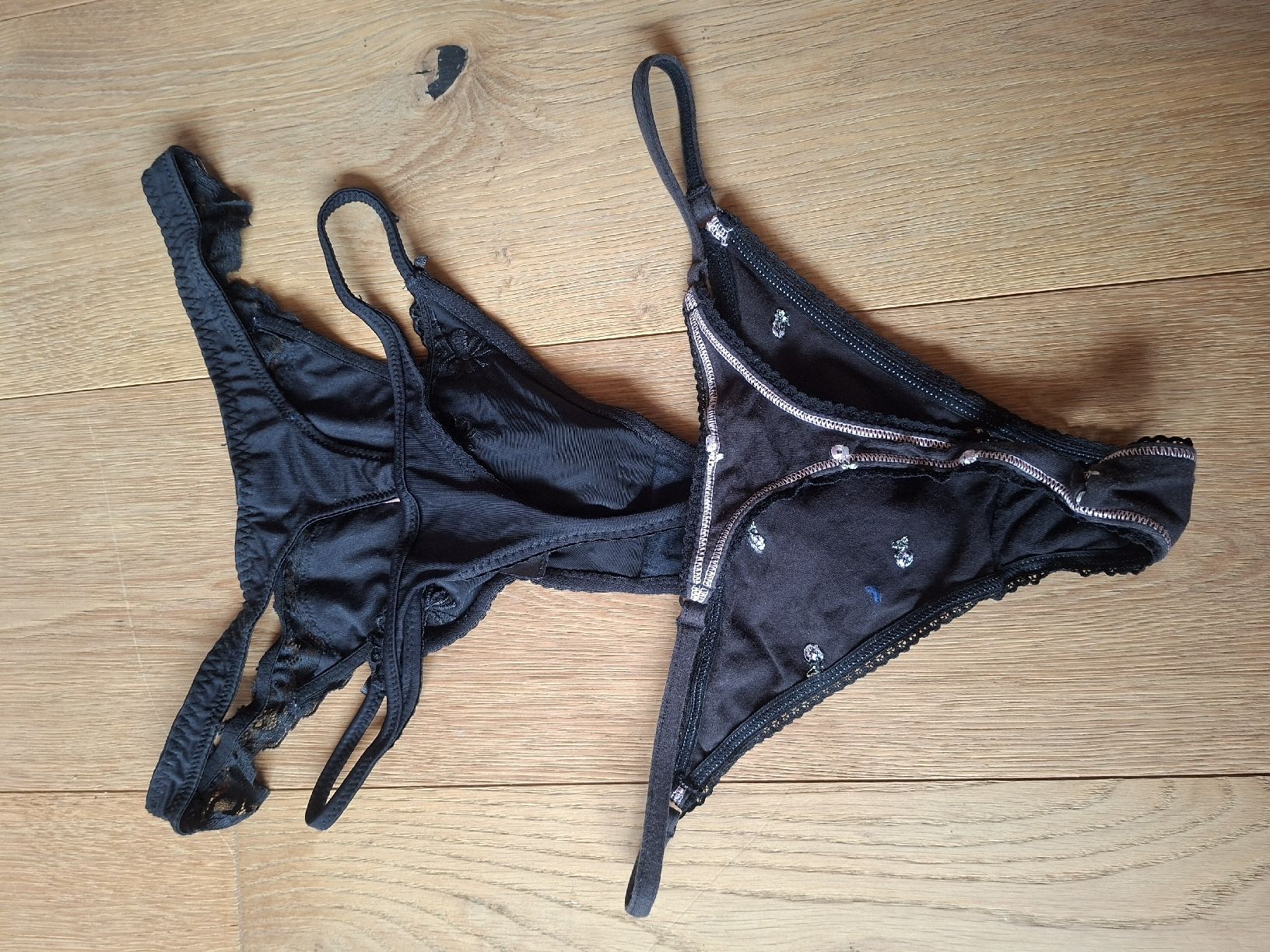 Hunkemöller Altra biancheria intima: Schwarze Tanga Slips, Gr. S – Usato da Sevelen venduto da h_a_j5jp 1