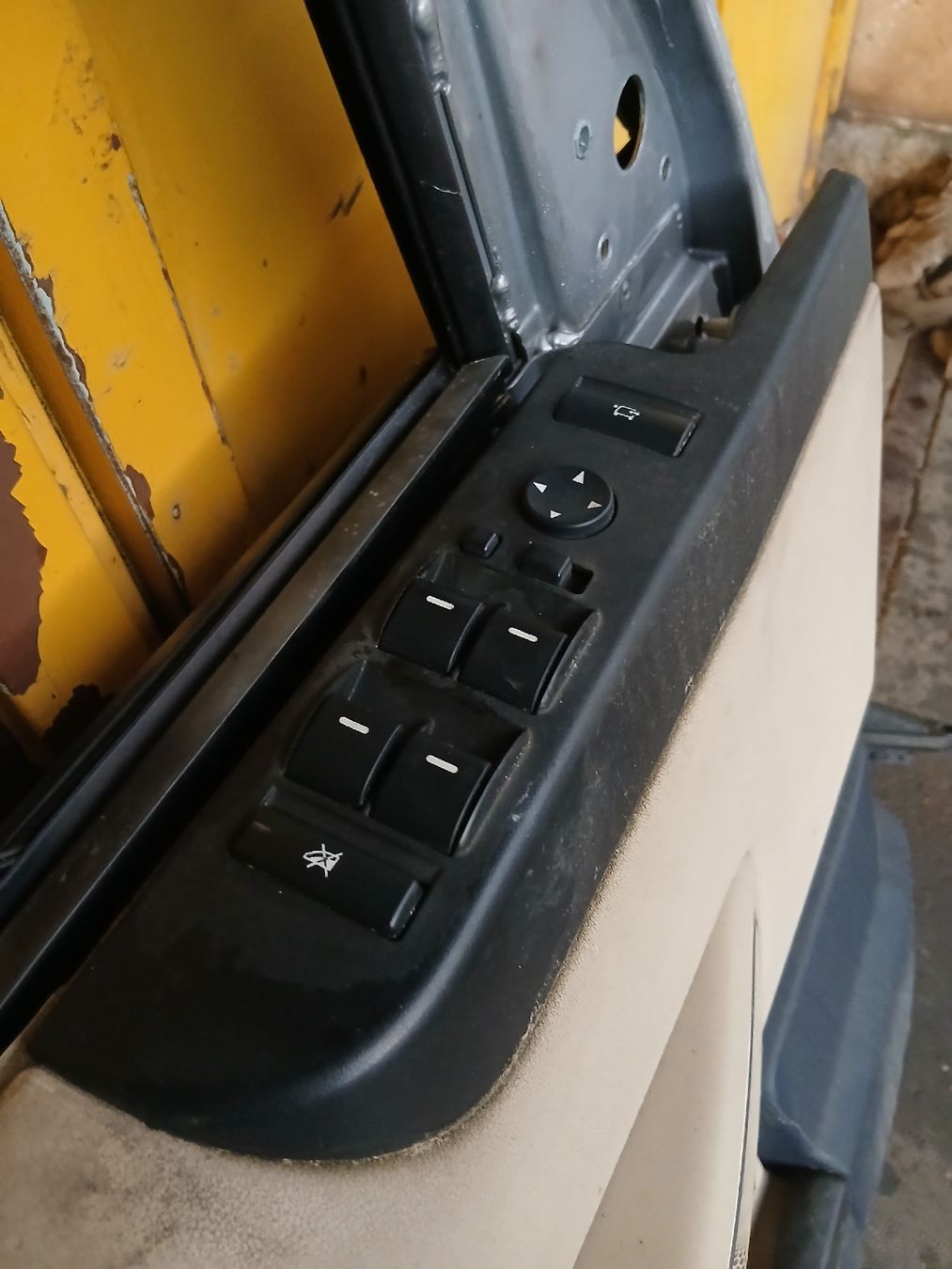 Land Rover Alle Autoersatzteile: Portière avant gauche Range Rover 2002-2012  – Gebraucht aus la heutte von Auto-stock 4