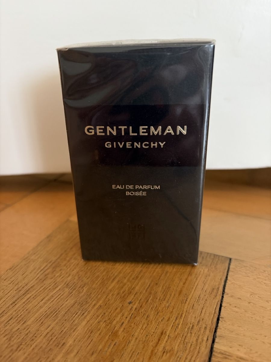 Givenchy Parfums & Eau de Toilette: Givenchy Gentleman Eau de Parfum Boisée 100ml, neu – Neuf avec emballage d'origine à Luzern par anna-julia11