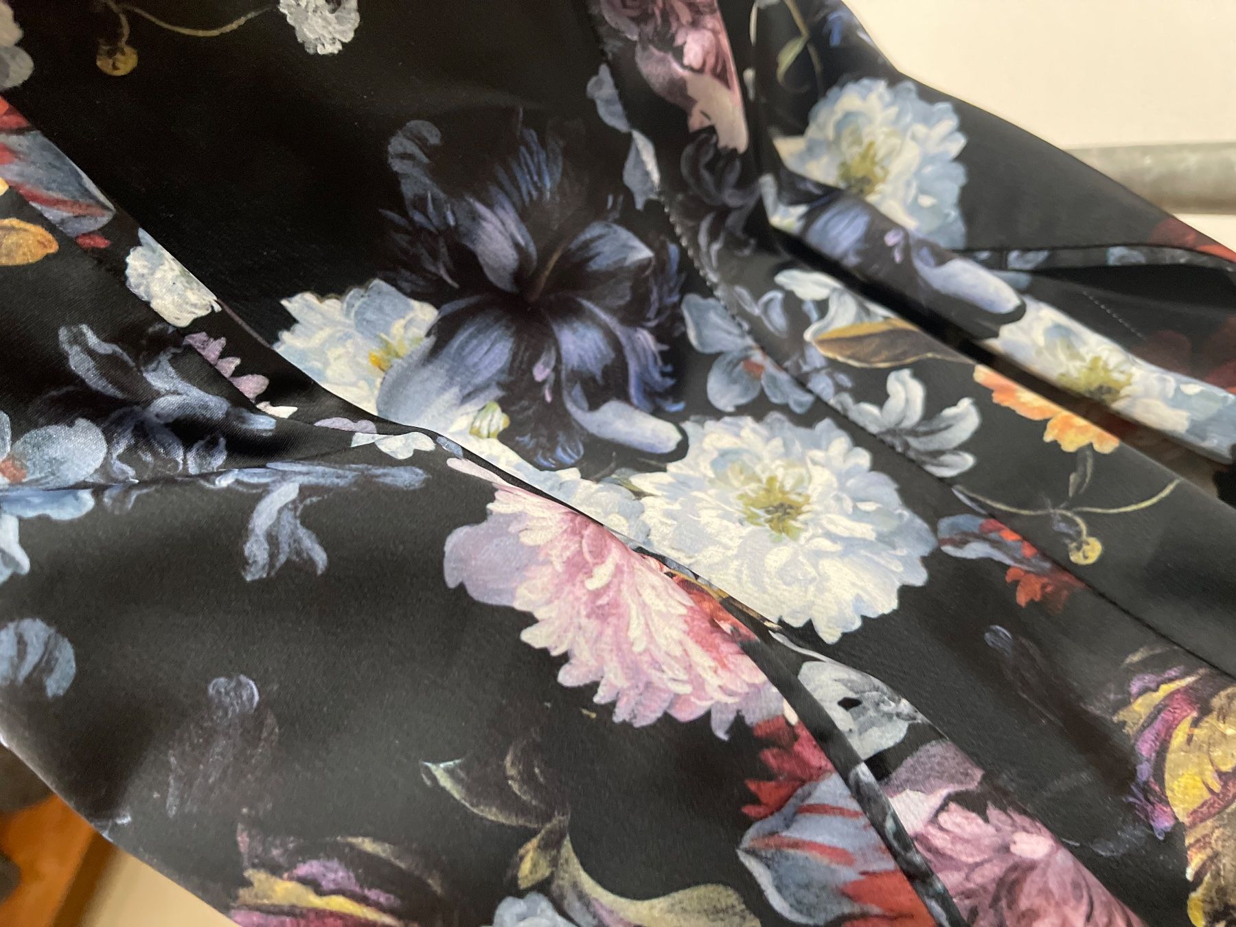 H&M Pantaloni: Herbstliche Stoffhose mit Blumenmuster – Usato da Ettingen venduto da cla_526w 2