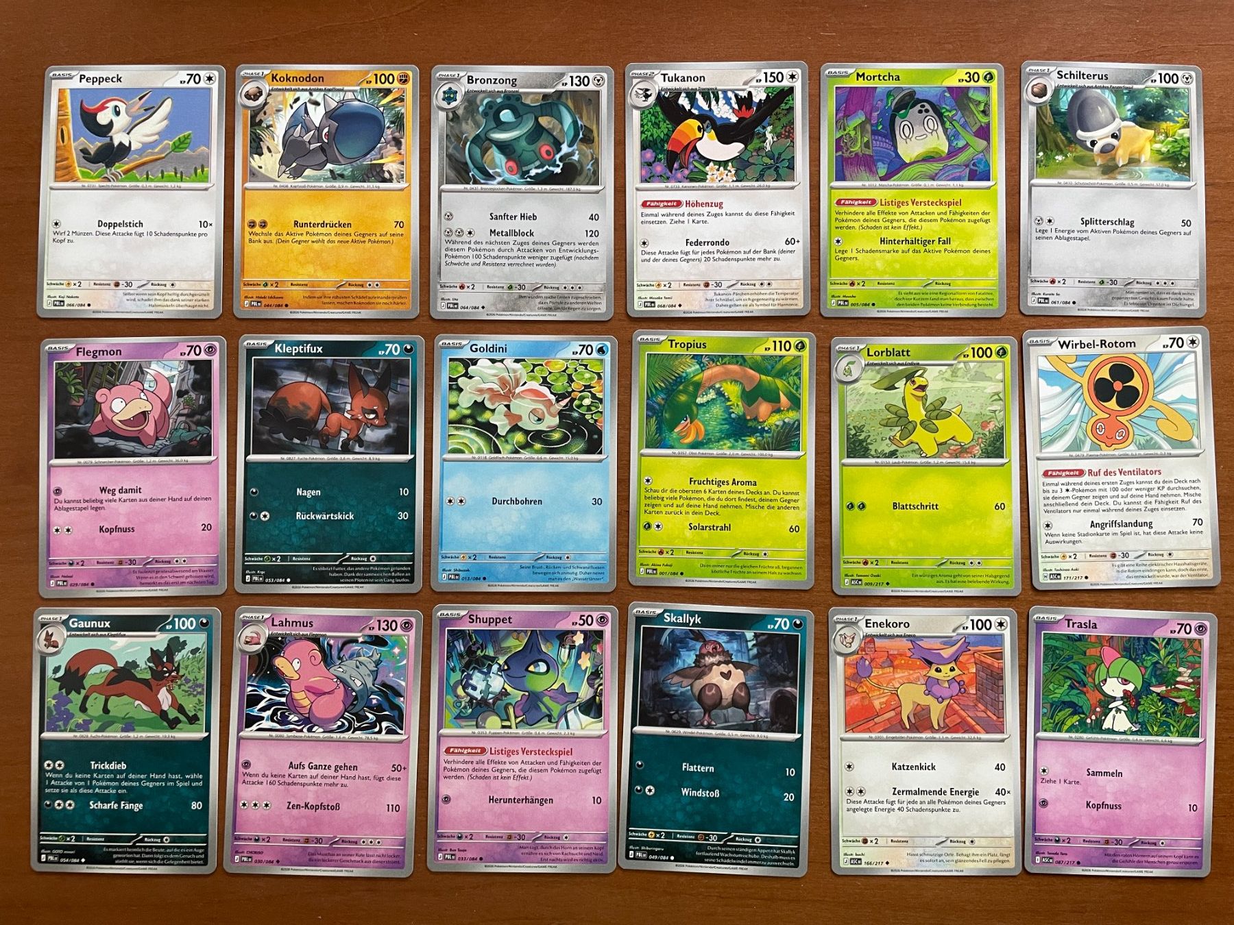 Pokémon Carte collezionabili: Pokemon Karten Set (Versand gratis) – Nuovo (secondo la descrizione) da Chur venduto da Angerson