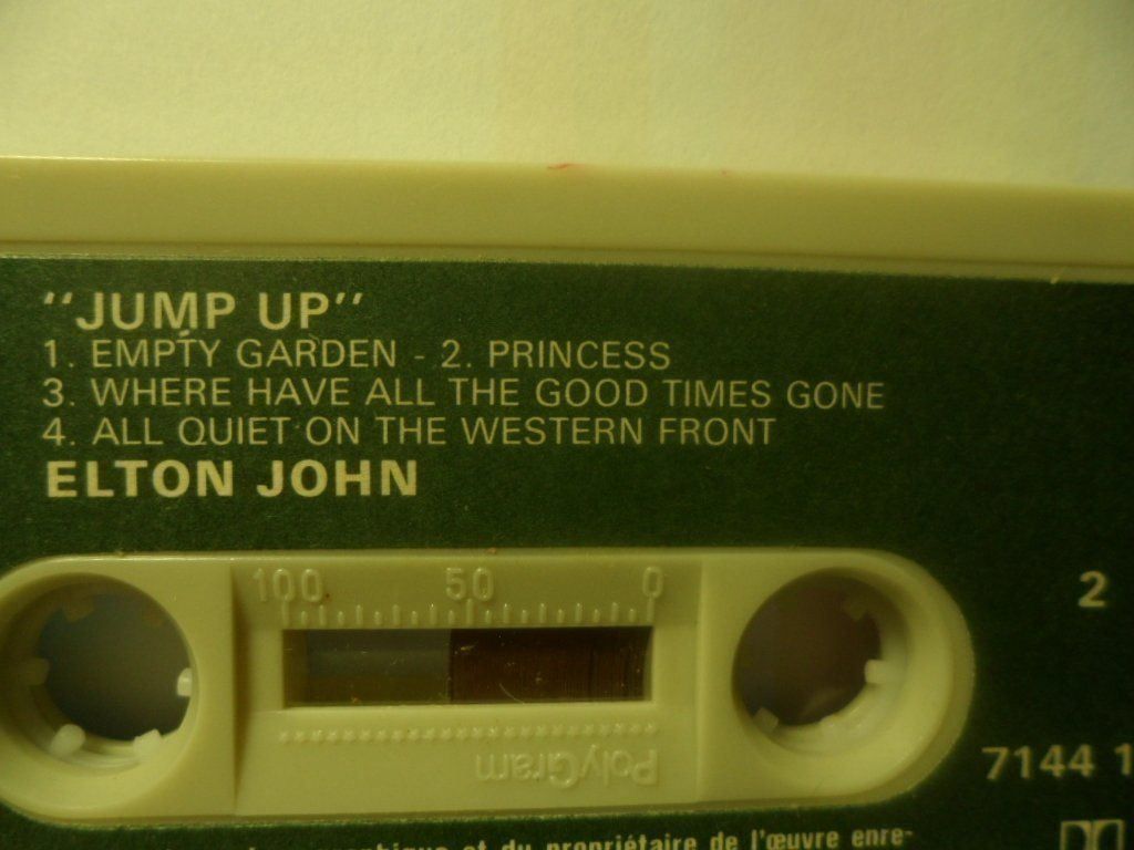 Musicassette: ELTON JOHN  JUMP UP – Nuovo (secondo la descrizione) da Langnau i. E. venduto da gf2_29jt 2