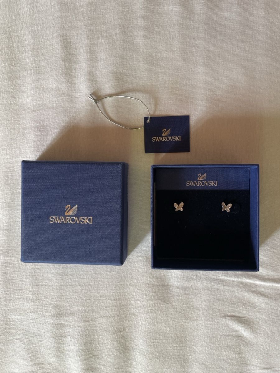 Swarovski Boucles d'oreille: Ohrstecker Schmetterling Swarovski neu mit Box – Neuf (Voir description) à Worb par sonnenblumen_lisa 1