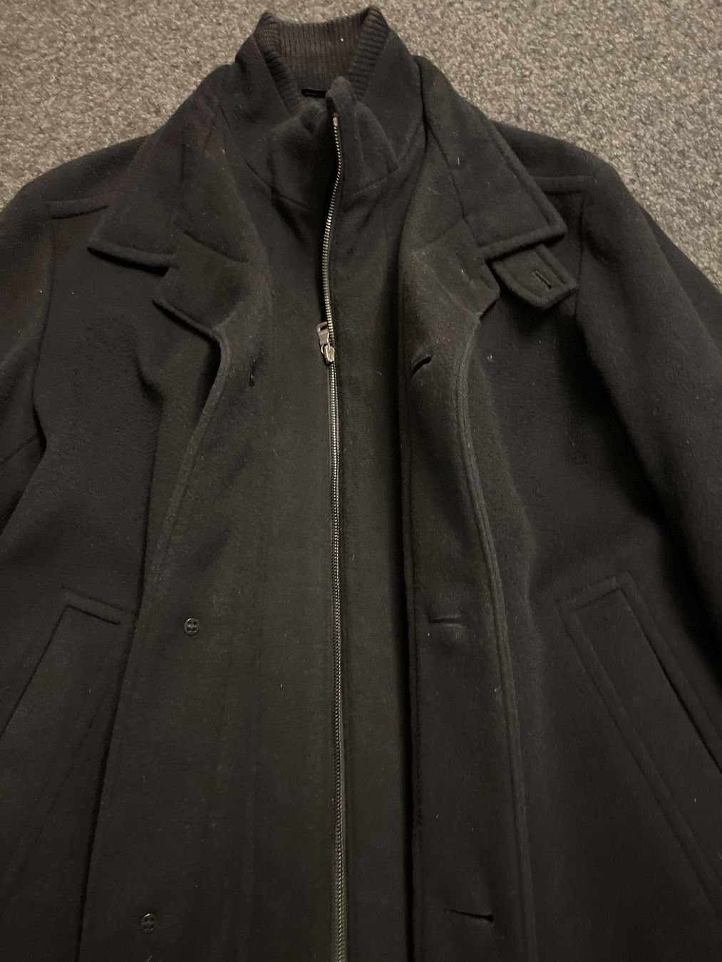 Hugo Boss Cappotti: Hugo Boss Wintermantel, Grösse 50, Wolle – Usato da Thun venduto da BanjoDan 2