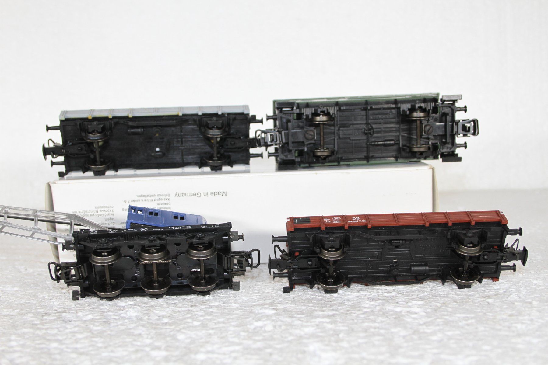 Märklin Trains électriques: Märklin DB 3 Güterwagen mit Kran – D'occasion à Triesen par gleis8 5