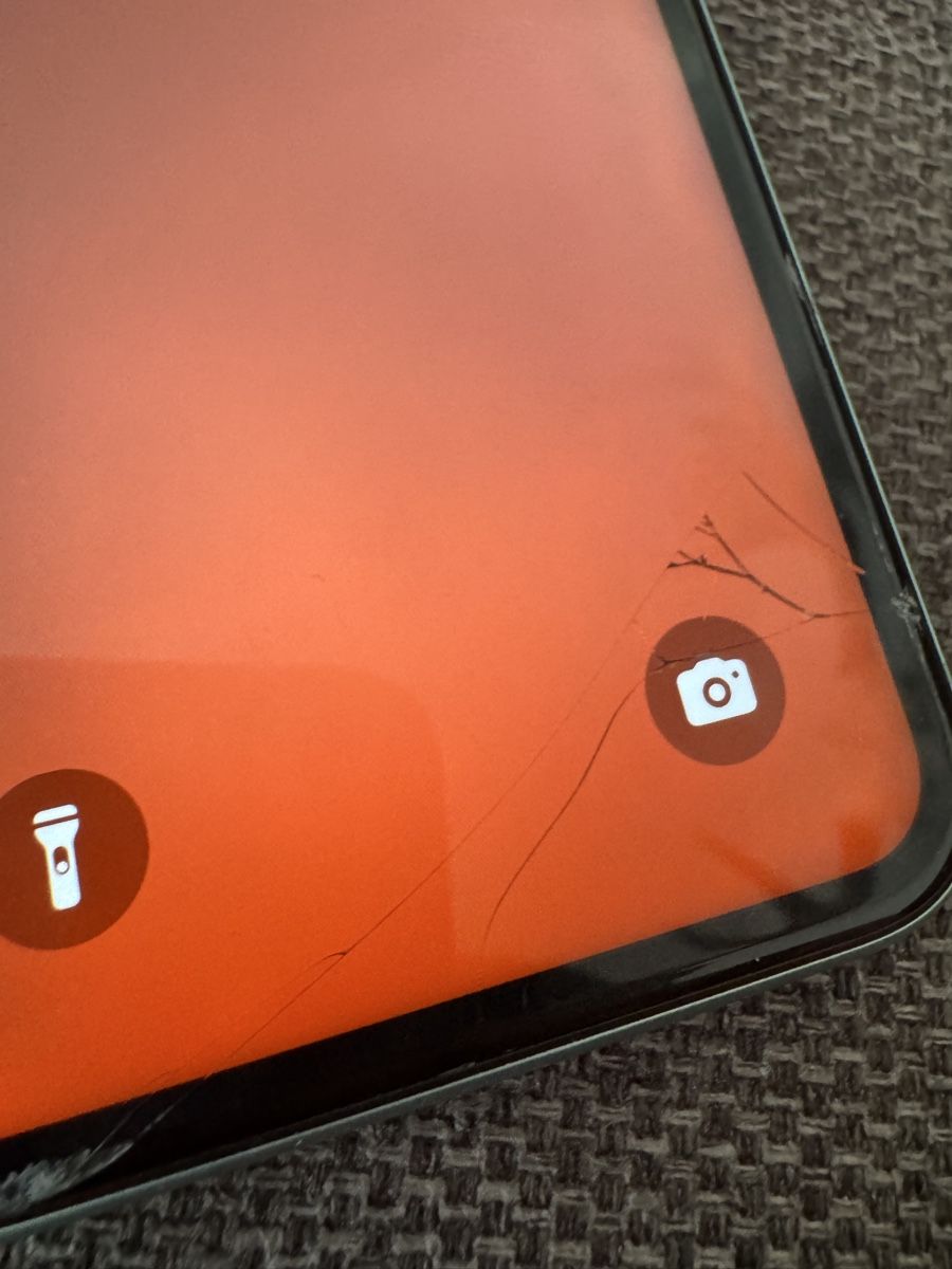 Apple Handys / Smartphones: iPhone 11 64 GB mintgrün – Defekt aus Hermetschwil-Staff von rossoneri94 5