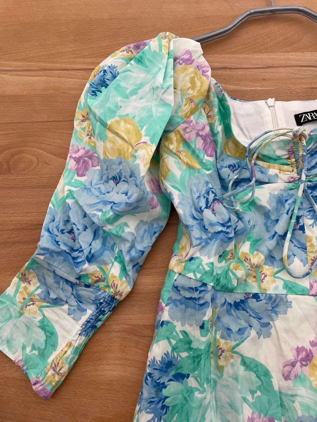 Zara Kleider: Robe Zara Fleurie Manches Bouffantes – Gebraucht aus Sion von Mazarine_ 2