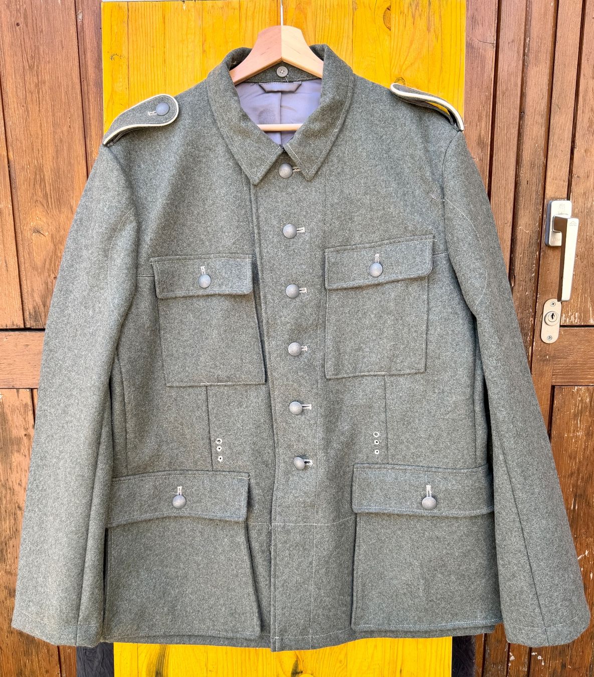 Uniformi: Deutsche Armee ww2 – Usato da Kirchberg BE venduto da Picmaia