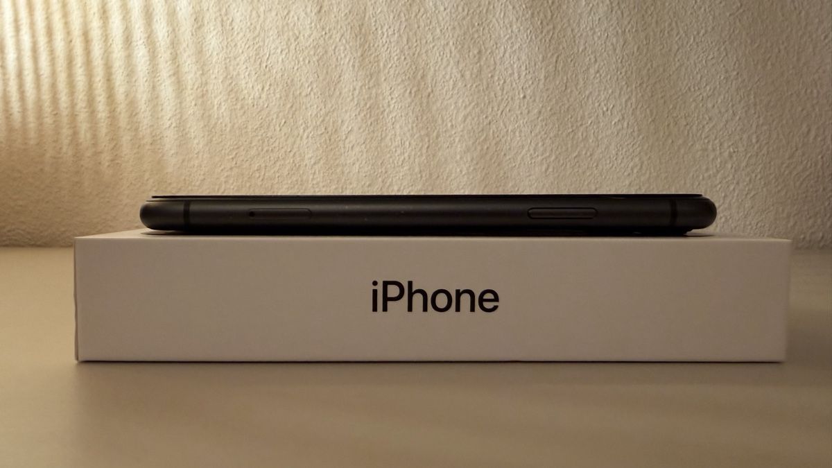 Apple Telefoni cellulari / Smartphones: iPhone 11 – Usato da Riehen venduto da kuz_v9jp 7