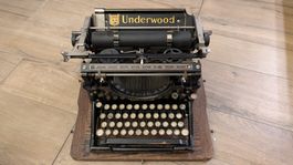 Antike Schreibmaschine Underwood No. 5