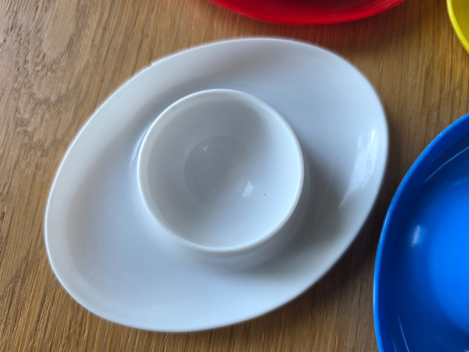 Autre vaisselle: 4 Vintage Kunststoff-Eierbecher – D'occasion à Adligenswil par Vasi1 4