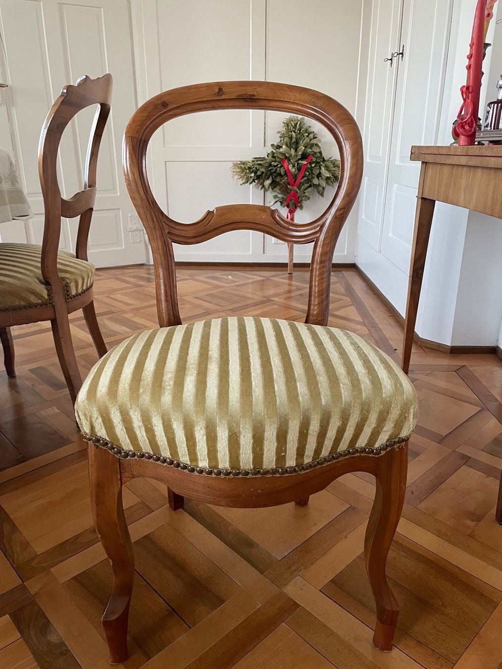 Set di tavolo e panche: Esstisch oval mit 6 Stühlen Holz – Usato da Schönholzerswilen venduto da MichaelaSommer 5
