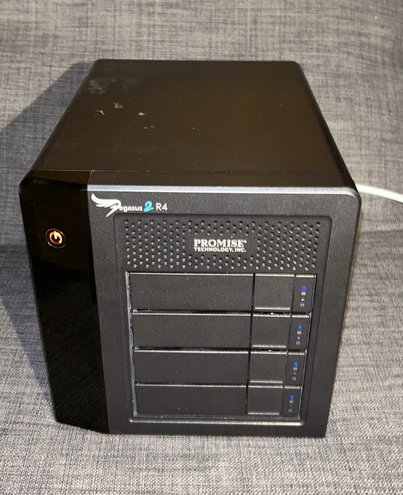 Harddisks: PromisePegasus 2R4 – Gebraucht aus Olten von horstus