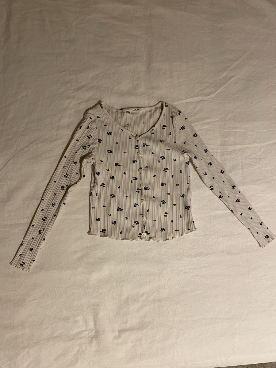 H&M Blouses, T-shirts & Tops: H&M Longsleeve – D'occasion à Frick par mhu_q5w8 1