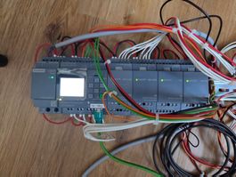 Siemens LOGO! 8 SPS mit HMI KTP400 Basic und Zusatzmodulen