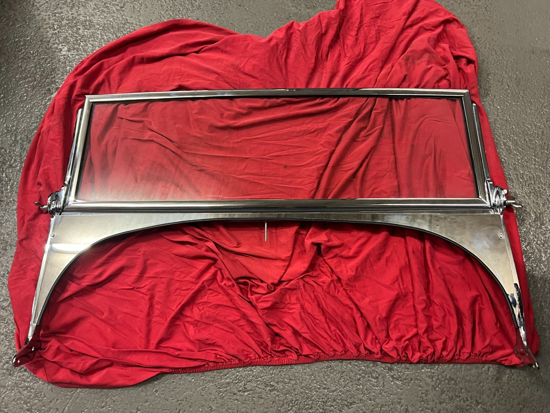 Tutti pezzi di ricambio auto: Oldtimer Windschutzscheibe / Windschutz Oldtimer Top! – Usato da Hallwil venduto da Tintoyland