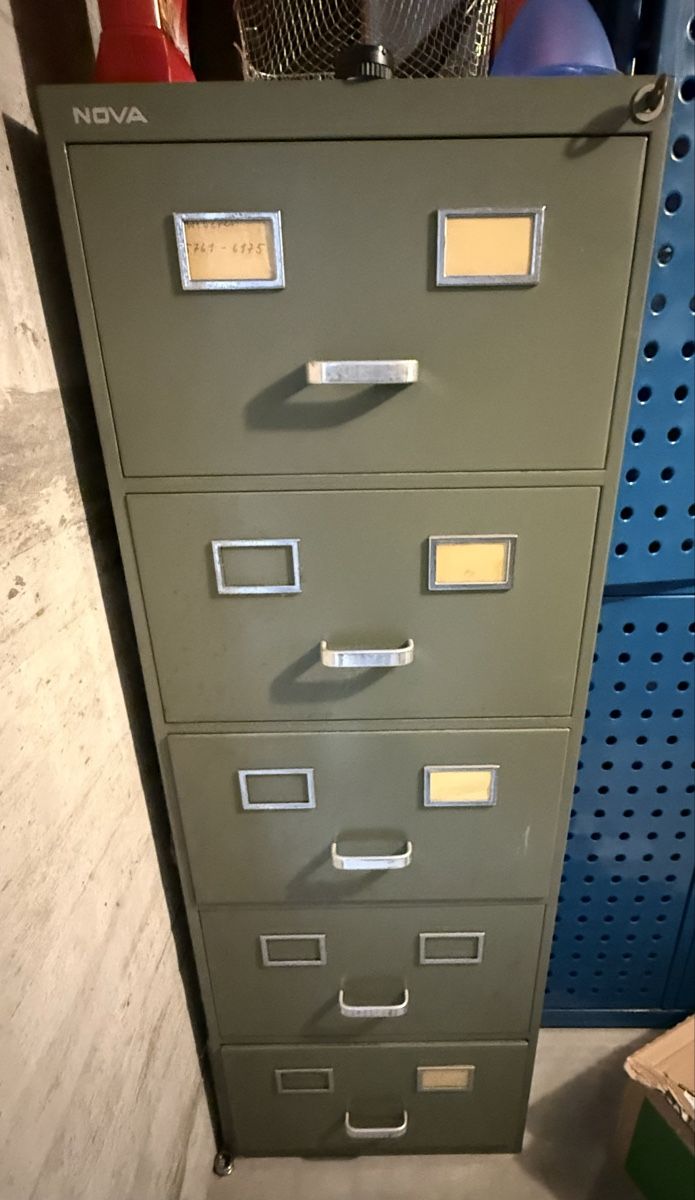 Schränke: NOVA Schrank – Gebraucht aus Ettingen von R.B.02