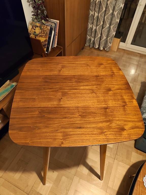 Set di tavolo e panche: Table + Chaises hautes – Usato da Genève venduto da valentin.dupanloup 4