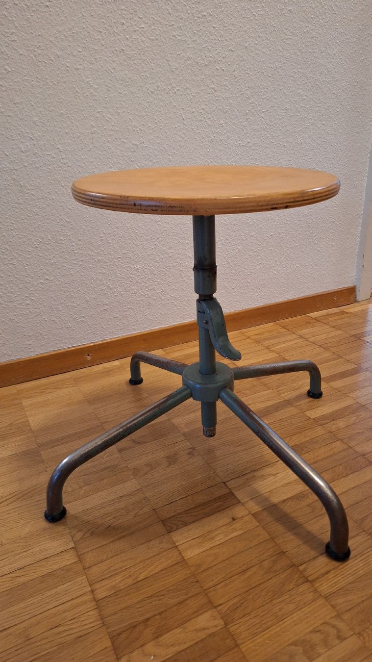 Sgabelli: Drehhocker Industriedesign Metall Holz – Usato da Zürich venduto da anna3929