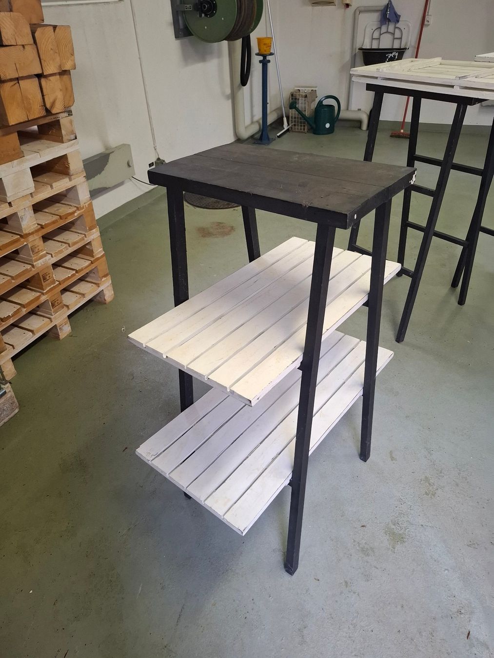 Articoli in legno: Holzrgal – Usato da Stans venduto da Heinz66