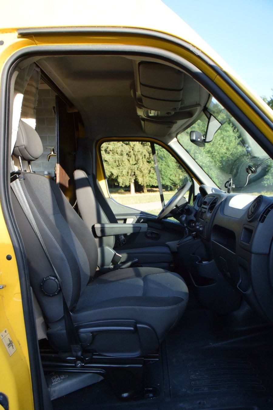 Veicoli da campeggio: Renault Master Campervan gelb – Usato da Winterthur venduto da den_6zcb 9