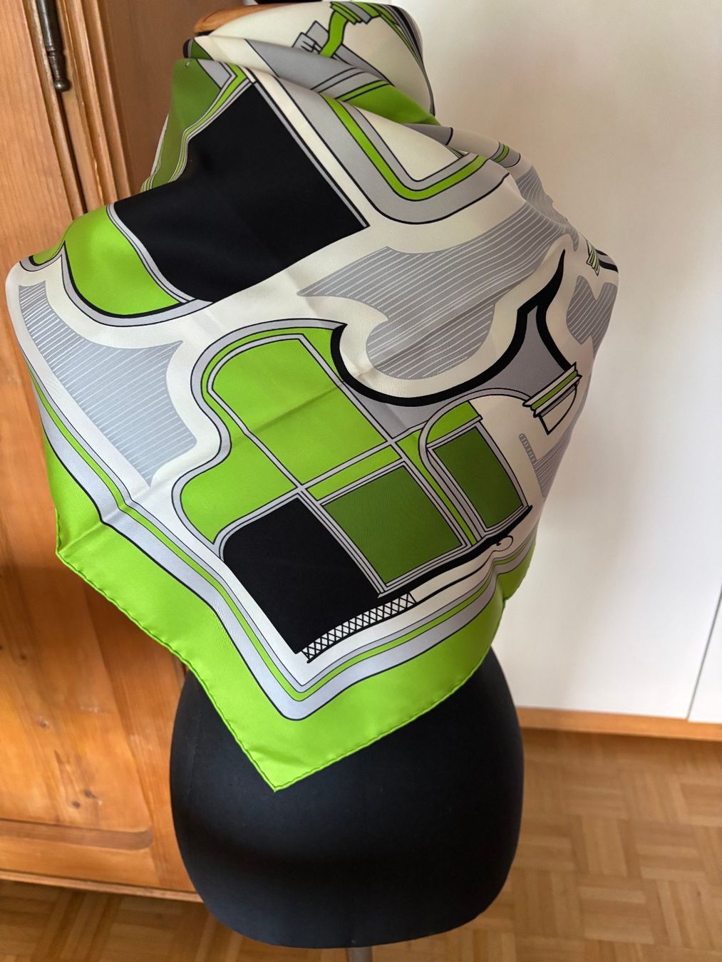 Hermès Foulards, Tücher & Schals: HERMES foulard – Gebraucht aus Zürich von tin_l2gz 2