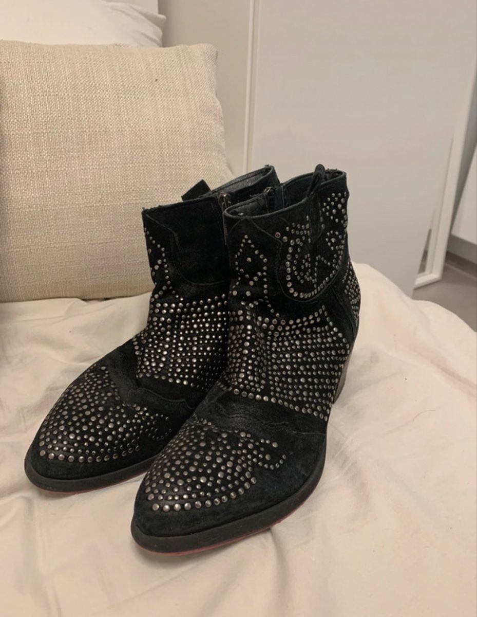 Scarpe da donna: Studded cow-boy ankle boots – Usato da Zürich venduto da marthalberini 1