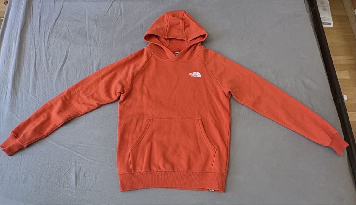 Maglioni & Felpe: The North Face pull à capuche orange – Usato da Petit-Lancy venduto da cir_26qs 1