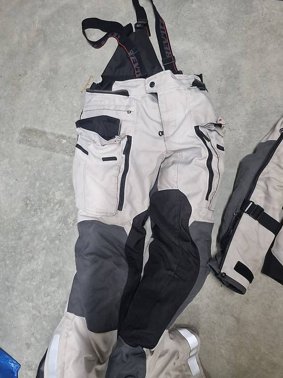 Kleiderpakete: Rev'it Sand3 Motorrad Textil-Kombi – Gebraucht aus Biberist von MrCoffeetime 2