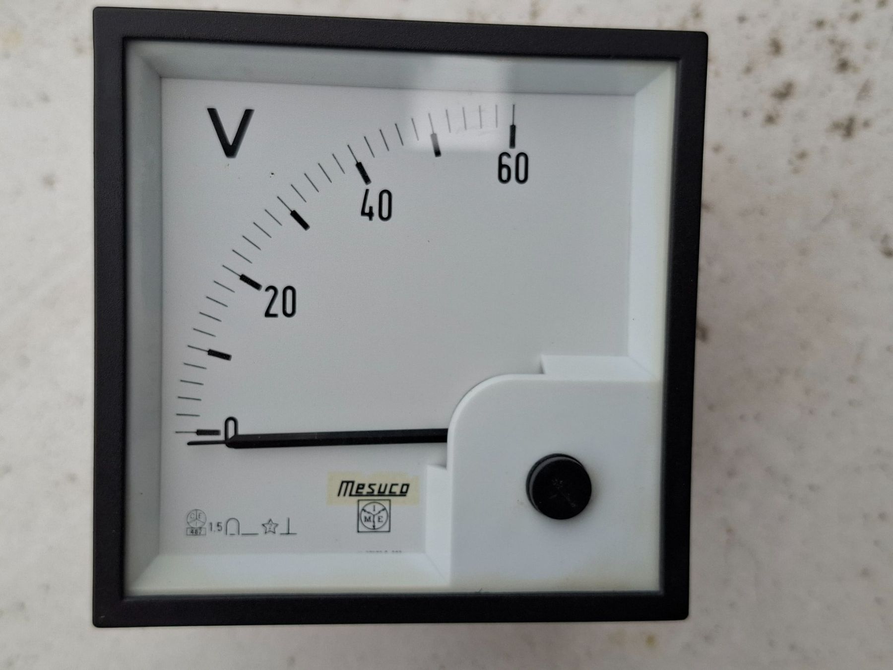 Misurare: Voltmeter 0 - 60 Volt, Neu, sehr schön – Usato da schwarzenburg venduto da mm07