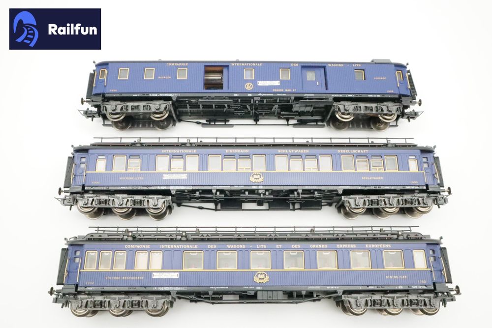 Trix Modelleisenbahnen: Trix 23795, 96, 97 CIWL Personenwagen H0 DC – Gebraucht aus Basel von Railfun