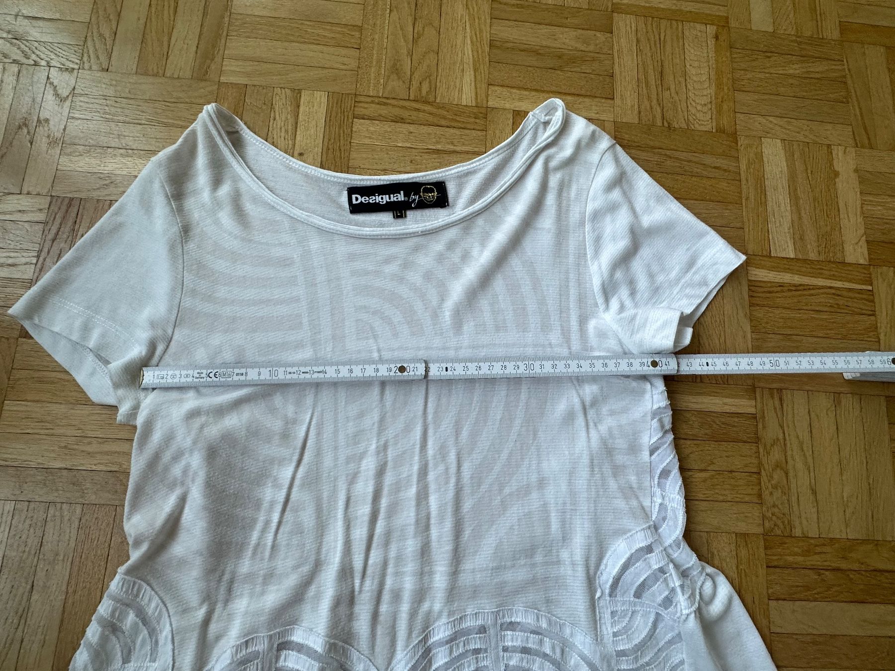 Desigual Top: Desigual weisses Top mit Rüschchen – Difettoso da Zürich venduto da ong8 3