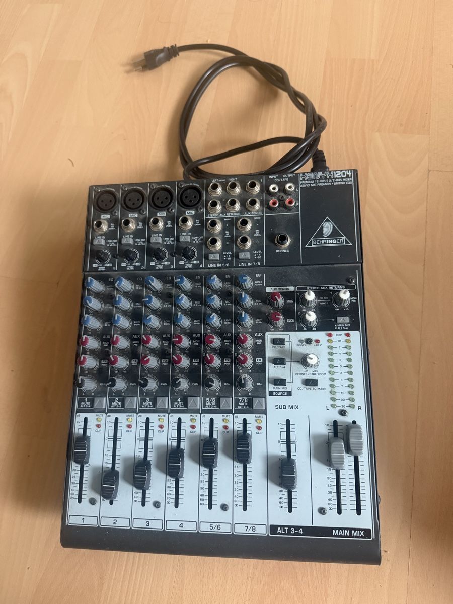 Console di mixaggio: : Behringer XENYX 1204 Mischpult  – Usato da Baden venduto da noli.r