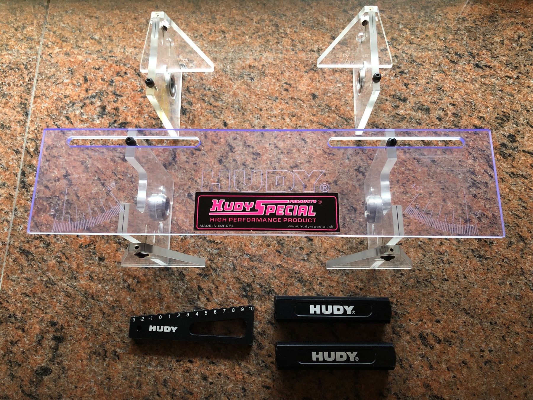 Hudy RC Kits de montage: Hudy 1:8 on-road setup with adjustment blocks. – D'occasion à Gnosca par Linux65 3