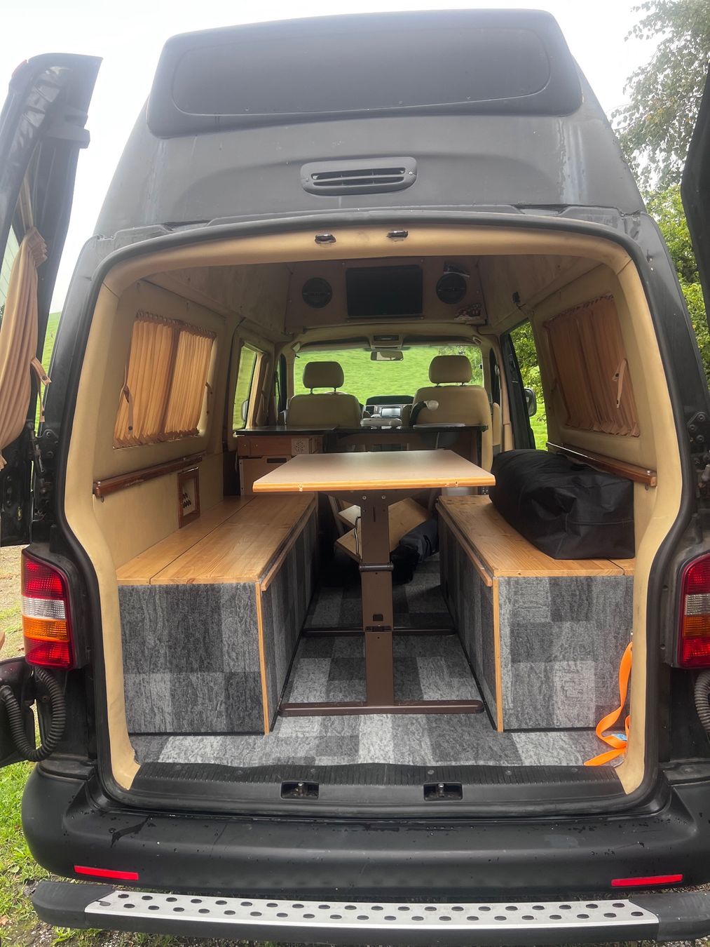 VW Camping Fahrzeuge: VW T5 Caravelle 2.5 TDI – Gebraucht aus Arni BE von wan_l6bq 6