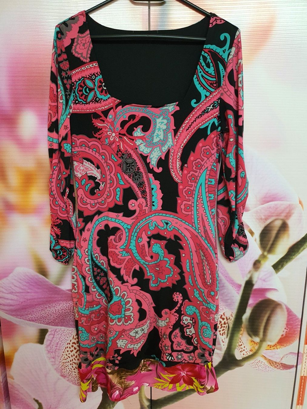 Kleider: Farbiges Modisches Kleid Gr. M/L – Gebraucht aus Vaduz von pilot1001