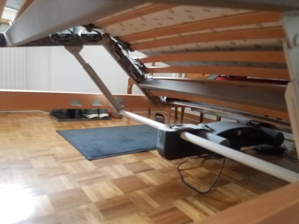 Letti: Gesundheitsbett mit Elektromotoren – Usato da Le Pont venduto da chg8 3