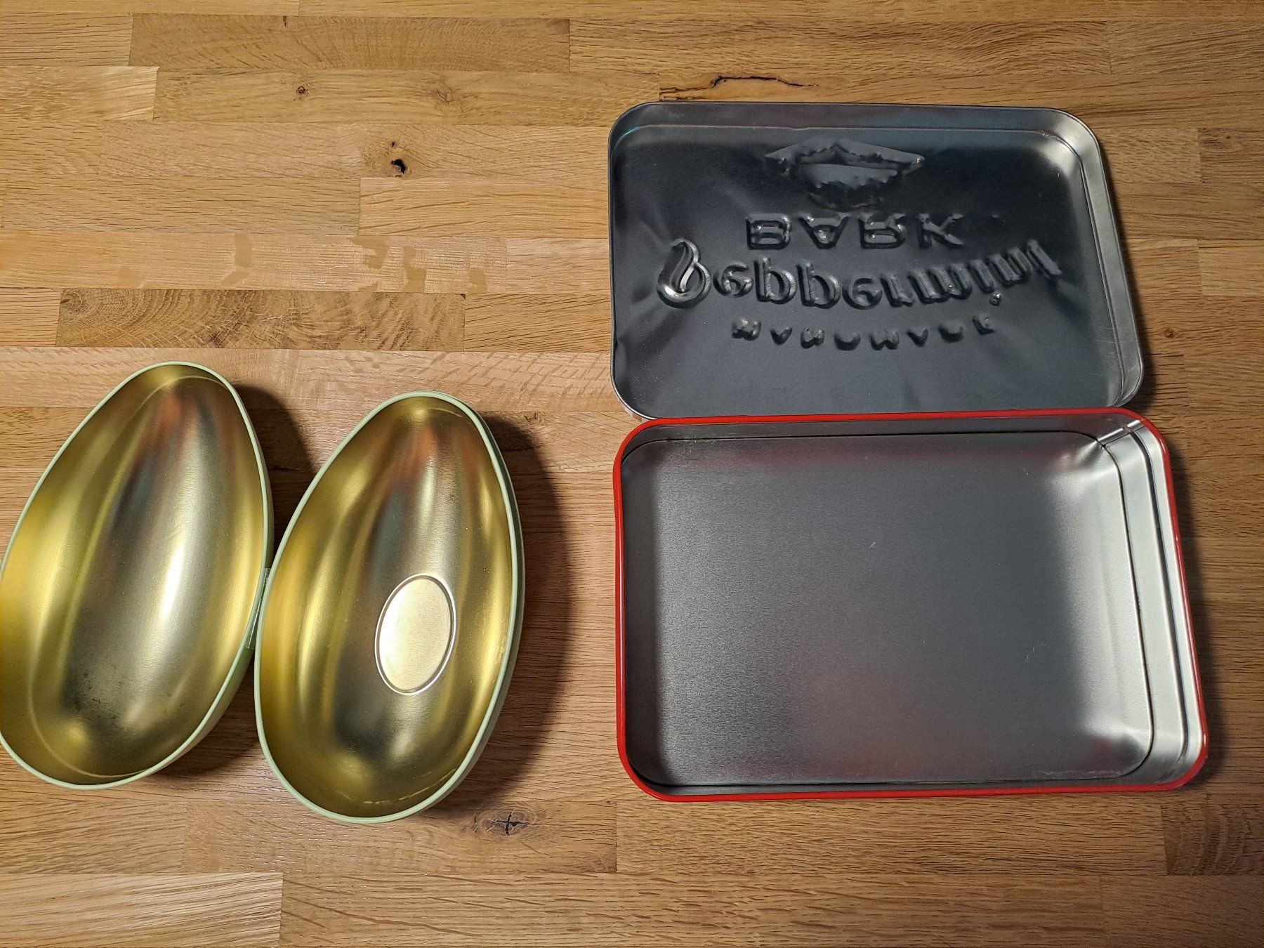 Tutte le decorazioni: Two metal tins – Usato da Rieden AG venduto da Werkstattlaedeli 2