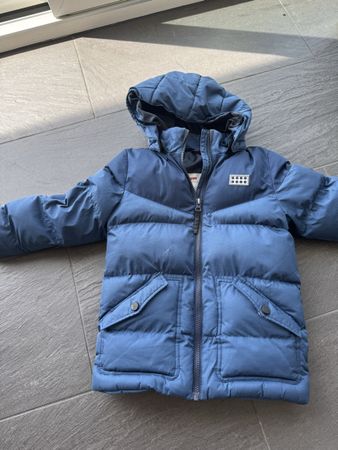 Kinder Daunenjacke LEGO Grösse 104 guter Zustand