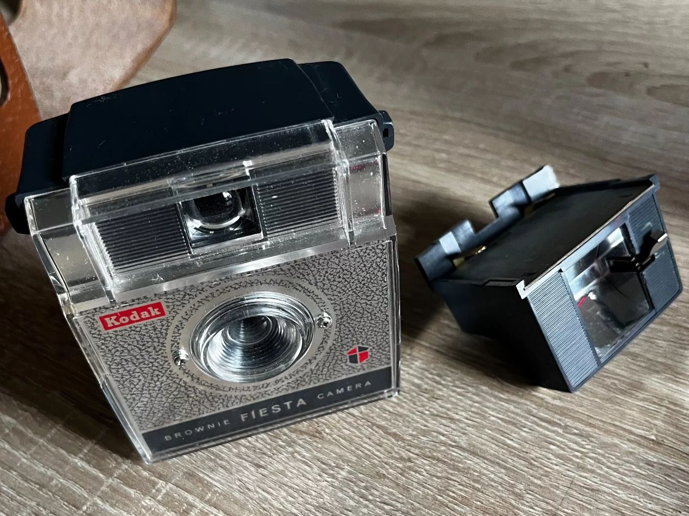 Kodak Fotocamera: Kodak Brownie Fiesta Camera – Usato da Muttenz venduto da gH5613 6