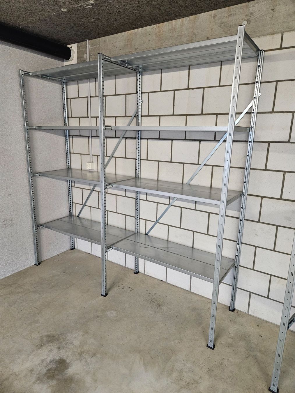 Scaffali: Gestell Blechtablarer – Usato da Recherswil venduto da hubelmatt