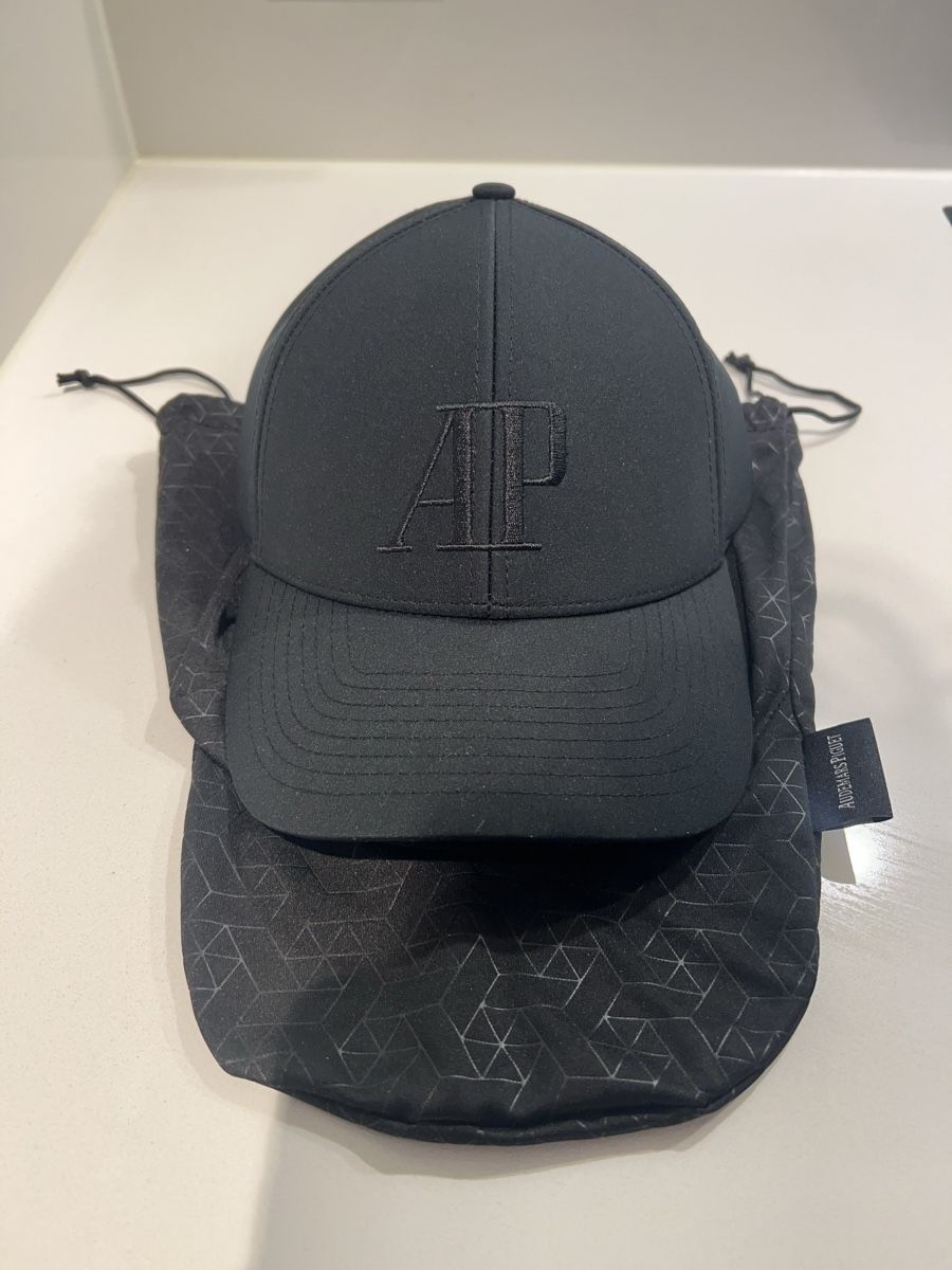 オーデマピゲ♥VARSITY　キャップ Audemars Piguet x Varsity Black Cotton Baseball Cap with AP Logo