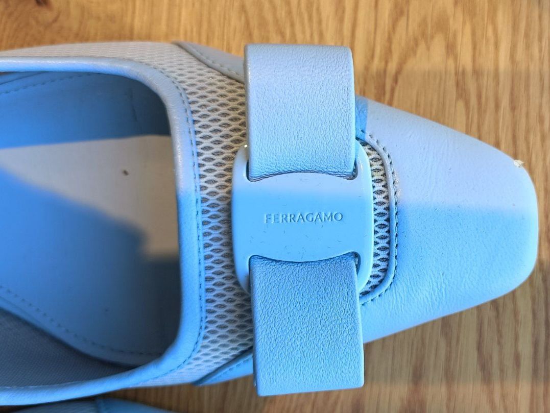 Salvatore Ferragamo Scarpe da donna: Salvatore Ferragamo Ballerinas Hellblau, Gr. 38 – Usato da Zollikofen venduto da Proseco 2