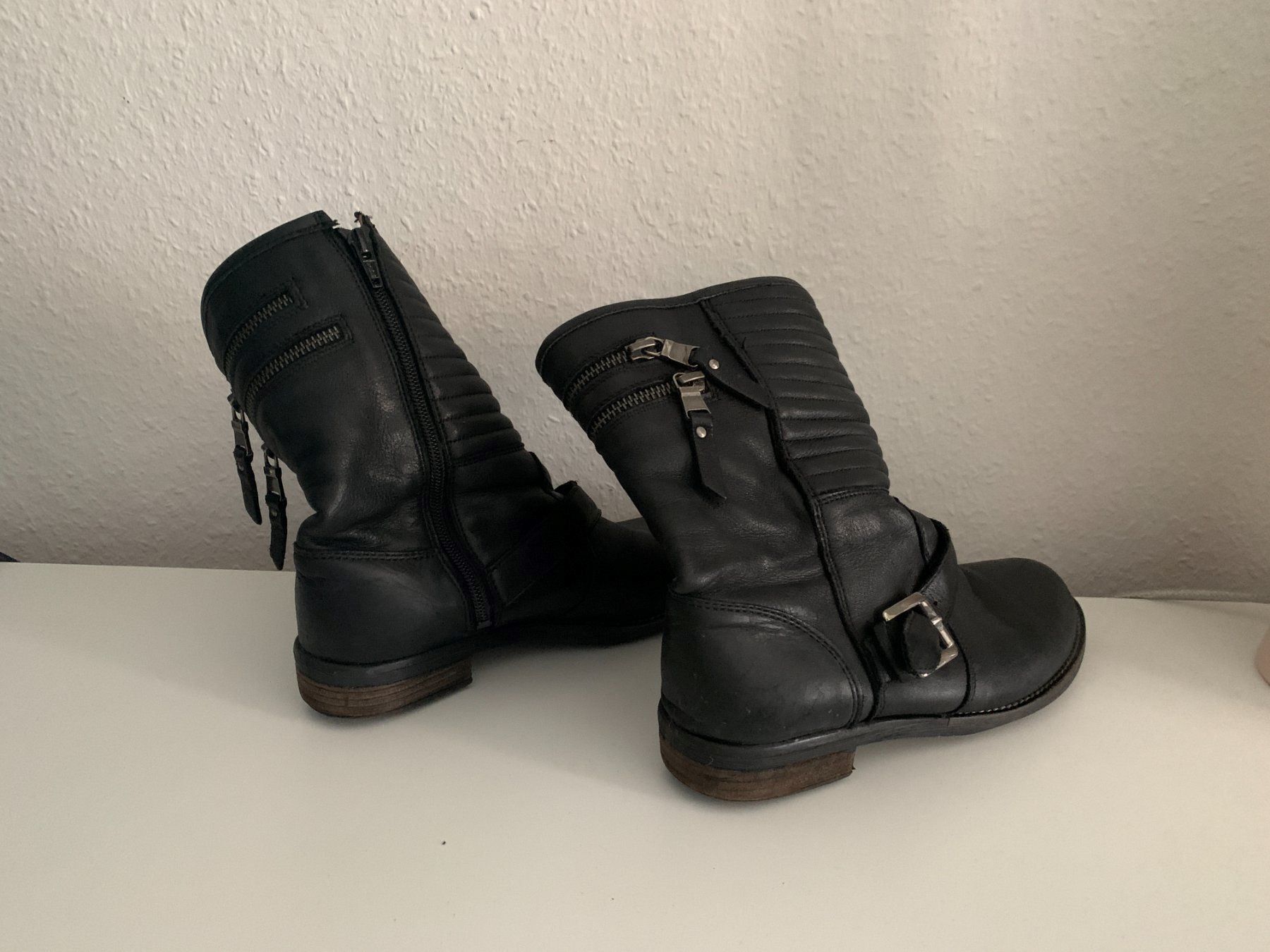 Chaussures femmes: MAX - Leder Stiefelette schwarz 36 – D'occasion à Zürich par Diazaio 1
