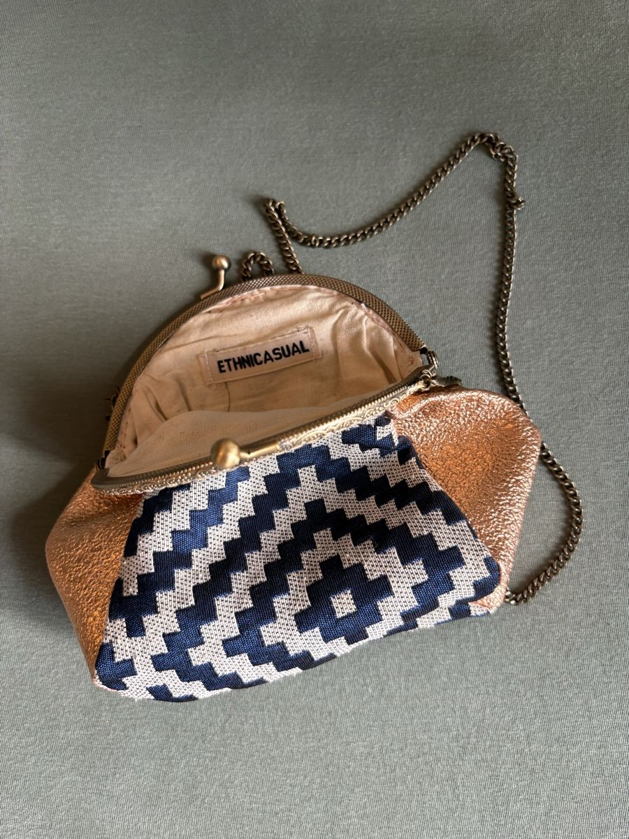 Sonstige Kleidung & Accessoires: Pochette à motifs  – Neu (gemäss Beschreibung) aus Genève von Bouux 1
